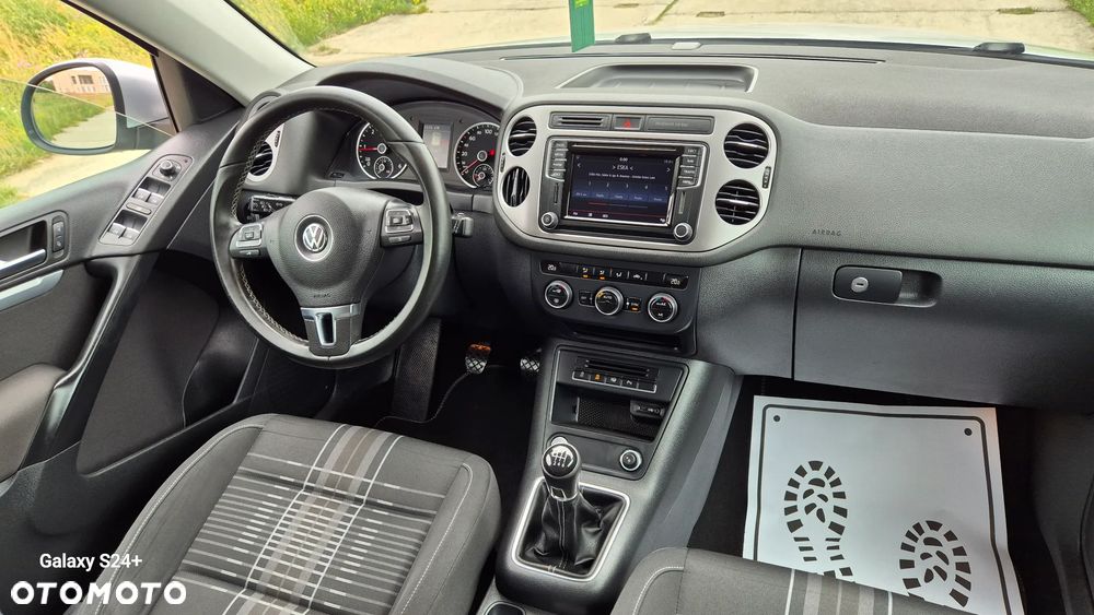 Volkswagen Tiguan 2.0 TDI DPF BlueMotion Technology Lounge Sport & Style - 13