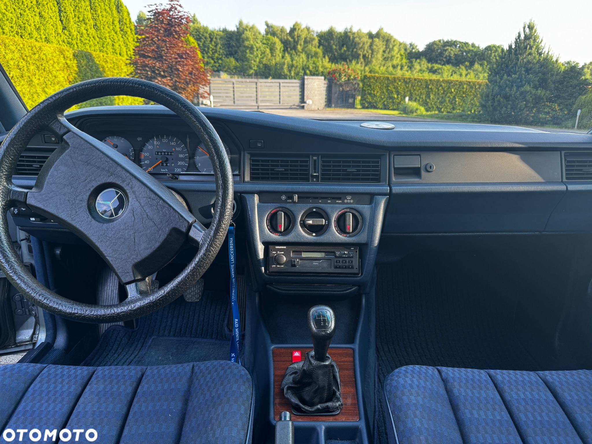 Mercedes-Benz W201 (190) - 11