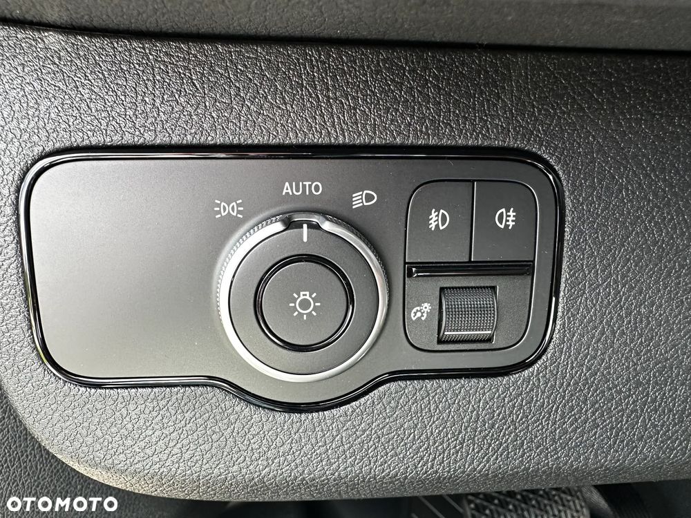 Mercedes-Benz Sprinter - 12