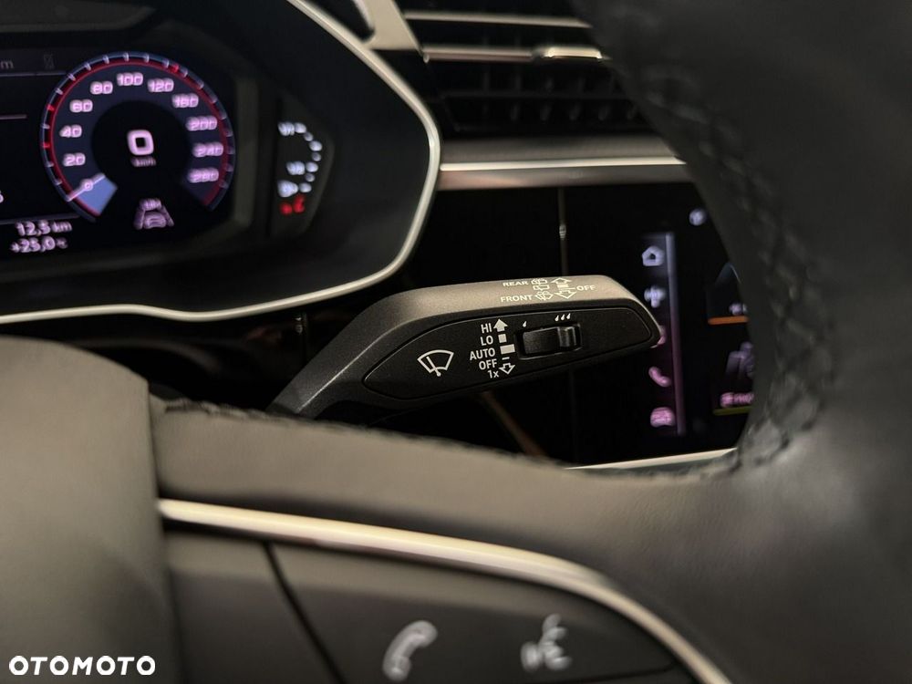 Audi Q3 - 18