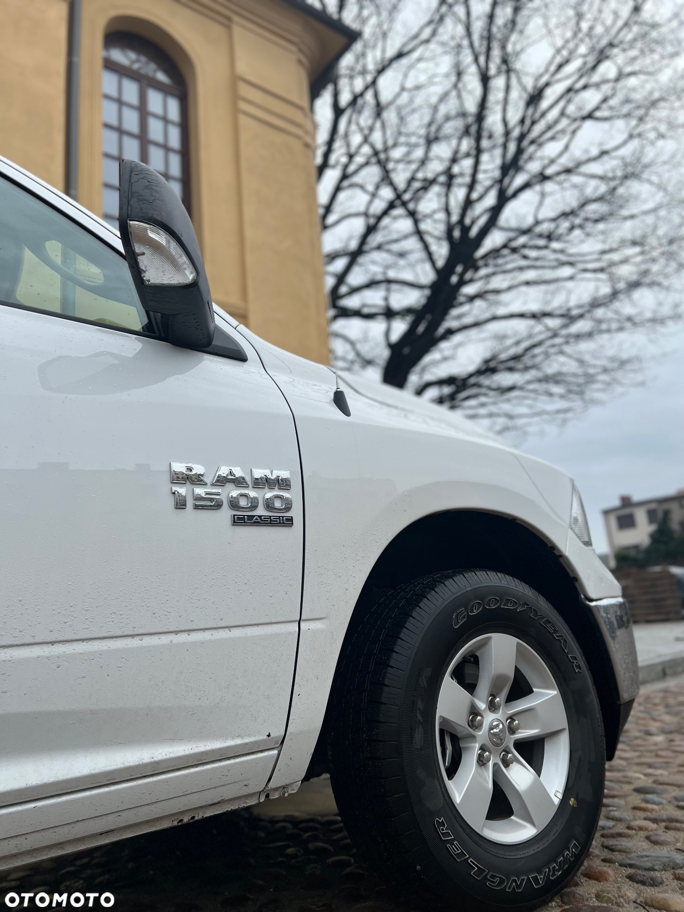 Dodge RAM 1500 5.7 4x4 - 14