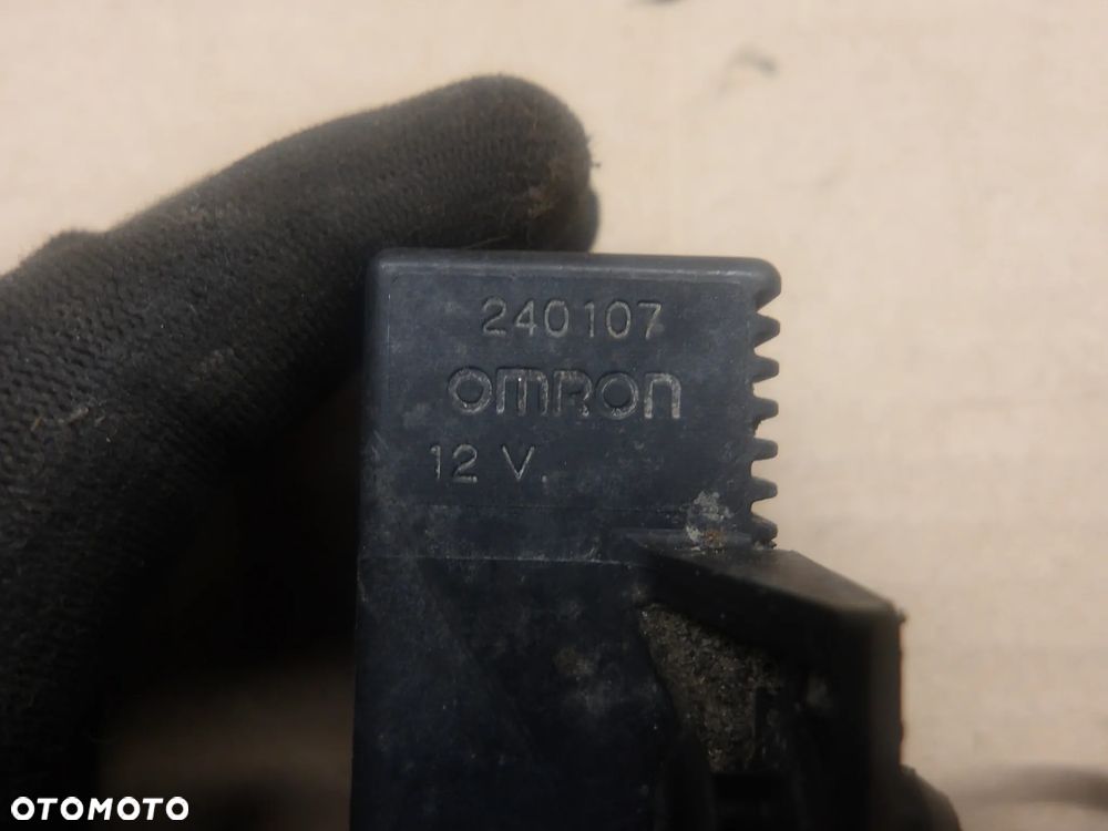 PEUGEOT 308 SW 1.6B 07-14 PRZEKAŹNIK POMPY PALIWA 240107 - 4