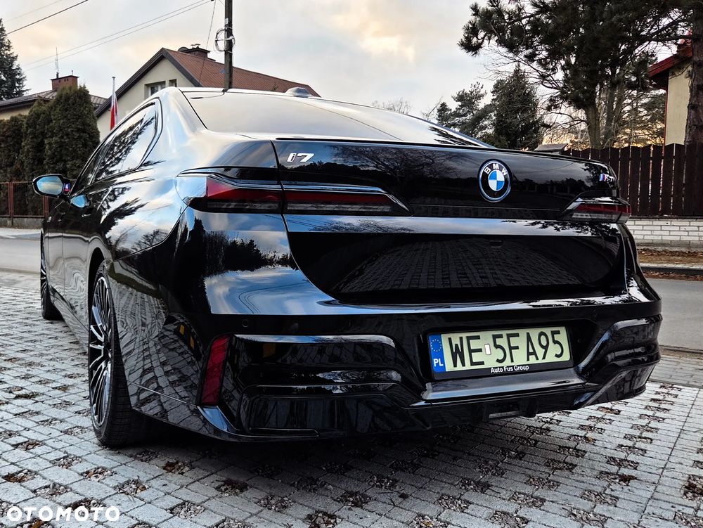 BMW i7 - 18