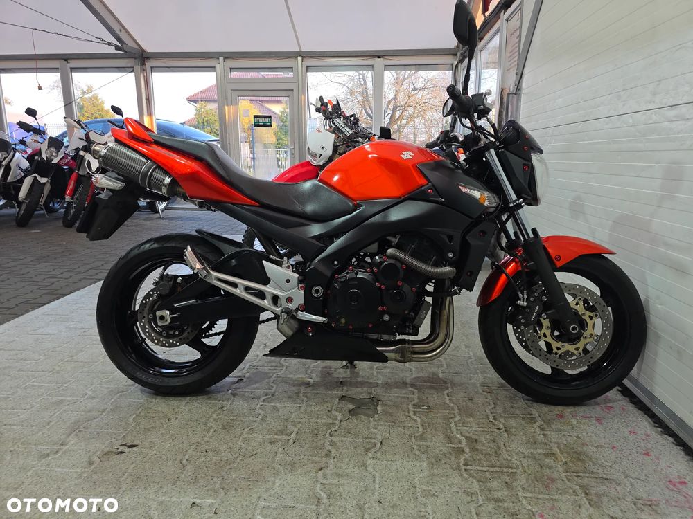 Suzuki GSR - 20