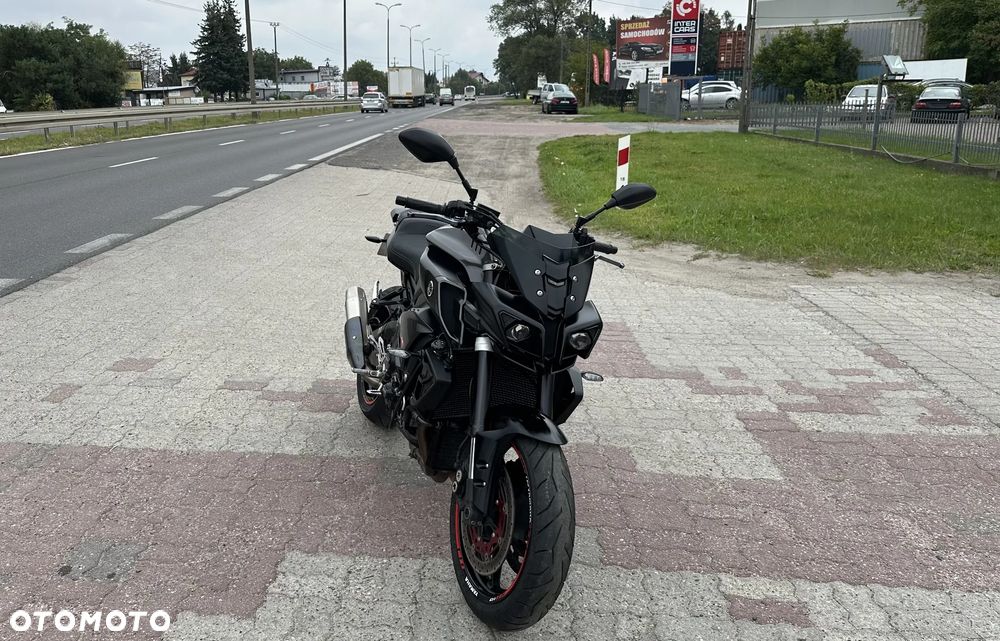 Yamaha MT - 8