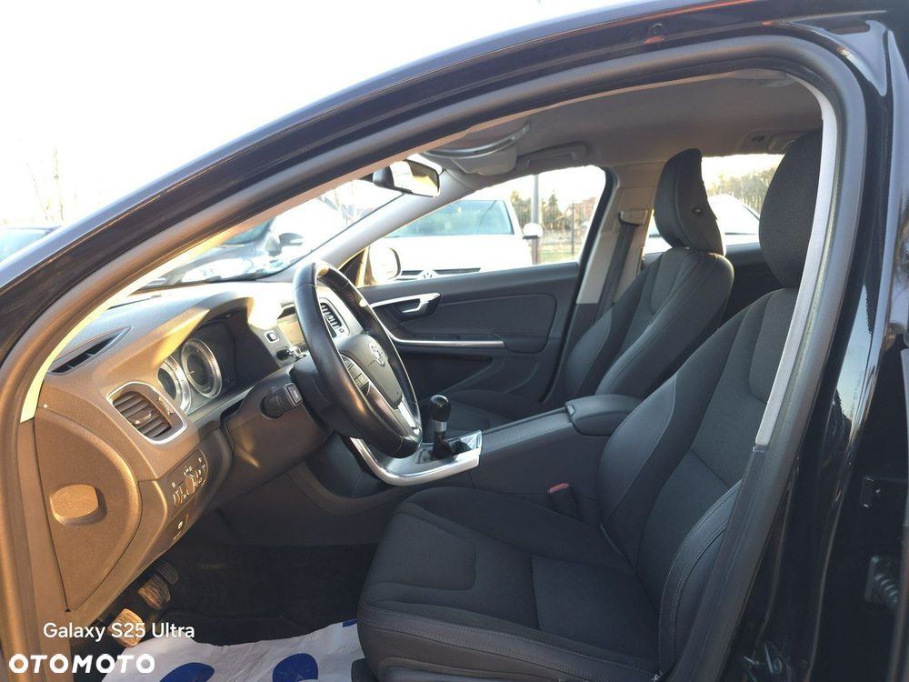 Volvo V60 D3 Momentum - 22
