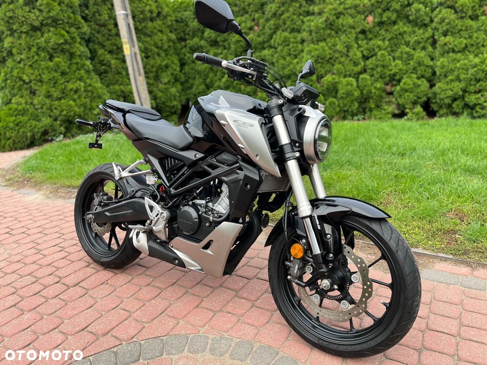Honda CB - 1