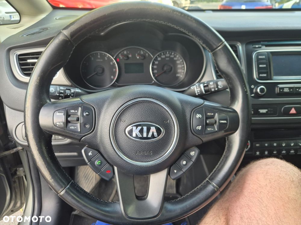 Kia Carens 1.6 GDI L 7os EU6 - 12