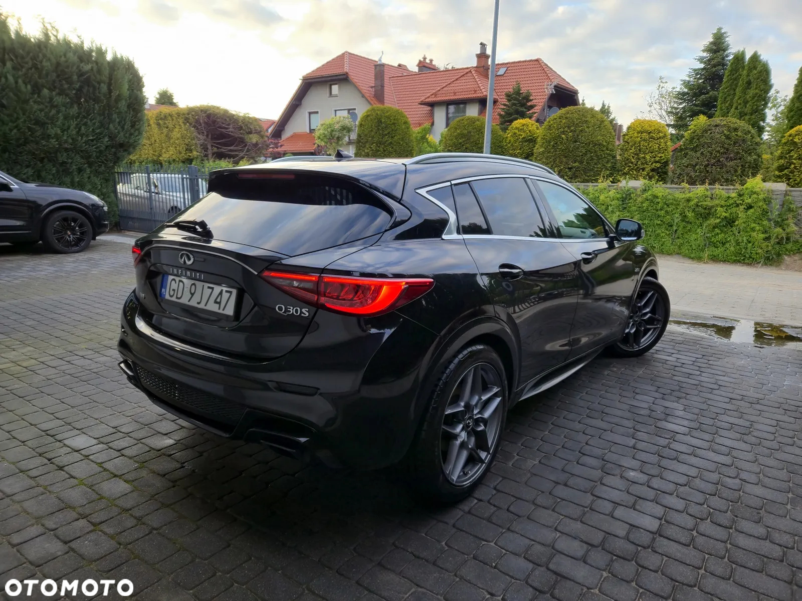 Infiniti Q30 2.0t Sport City Black AWD 7DCT - 4