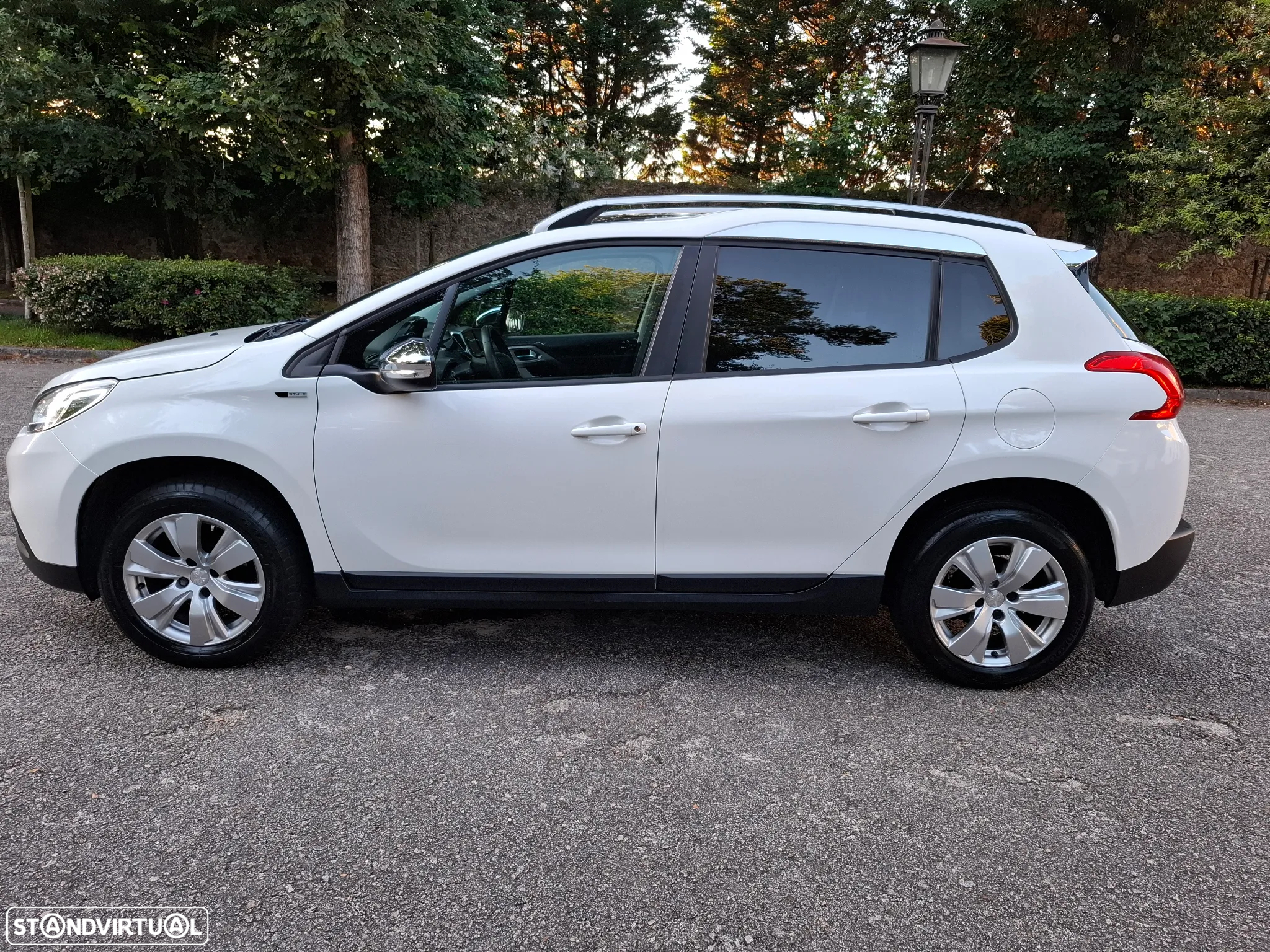 Peugeot 2008 1.2 PureTech Style - 7