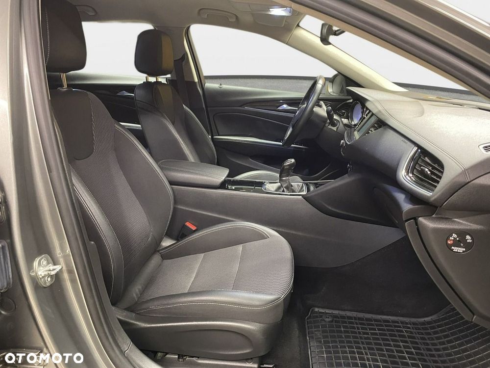 Opel Insignia - 12