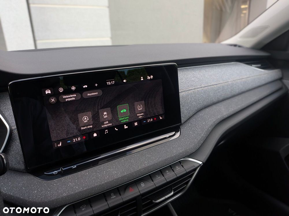 Skoda Octavia 1.5 TSI mHEV Selection DSG - 26