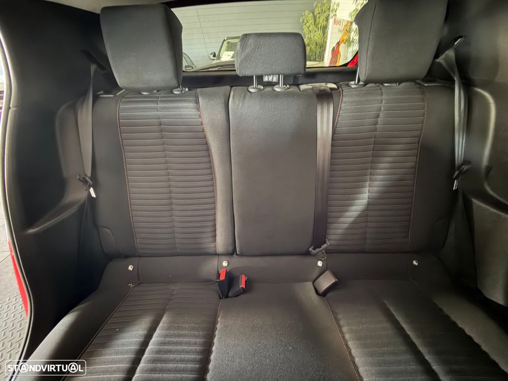 Peugeot 208 1.2 PureTech Active Pack - 27