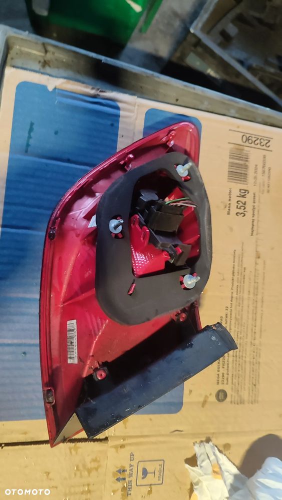 LAMPA PRAWY TYŁ W BŁOTNIK SEAT IBIZA IV 6J KOMBI - 5