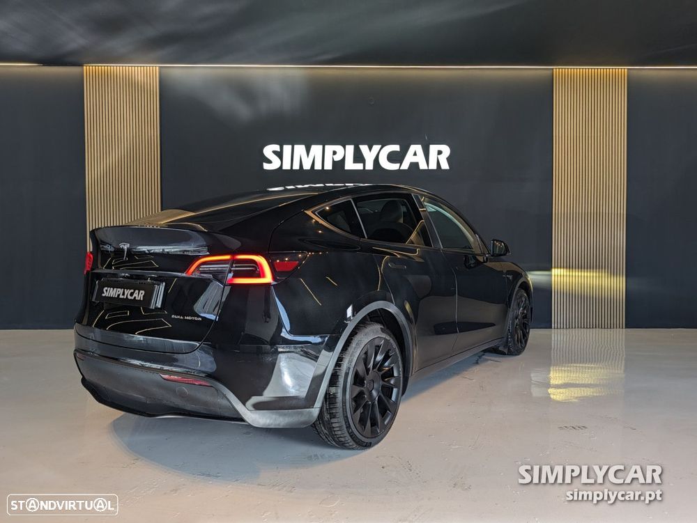 Tesla Model Y Long Range Dual Motor AWD - 4