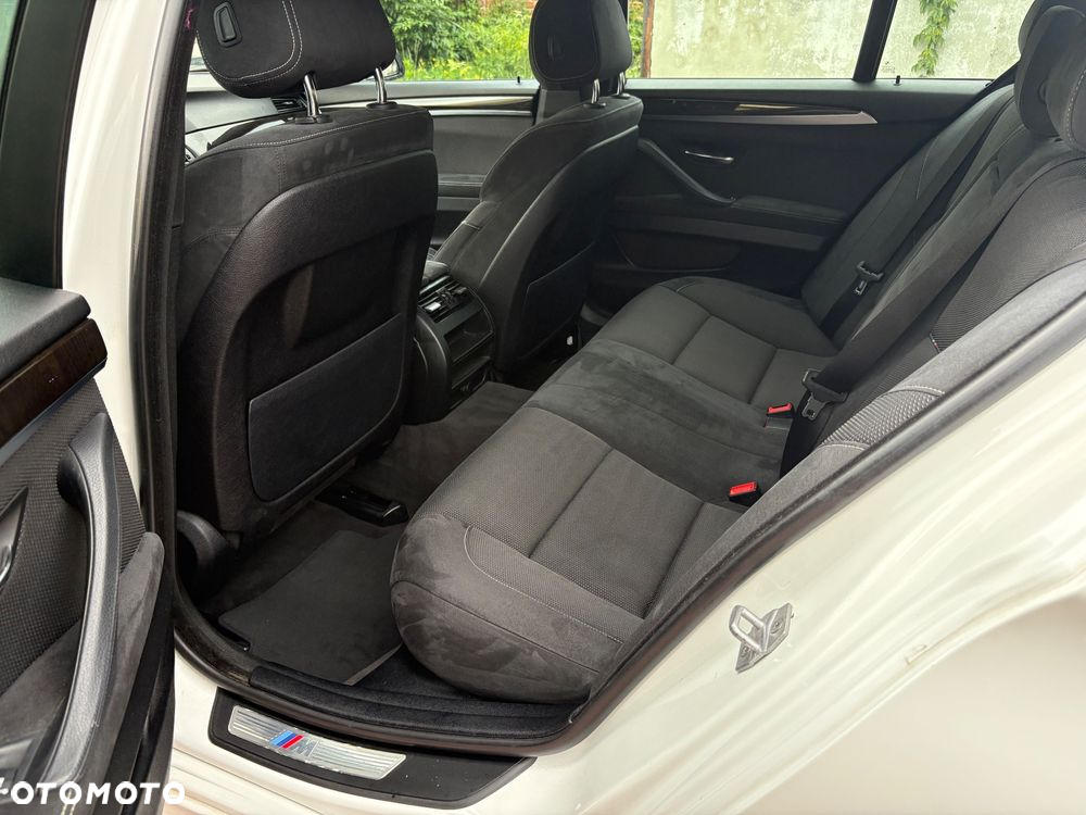 BMW Seria 5 525d xDrive - 25
