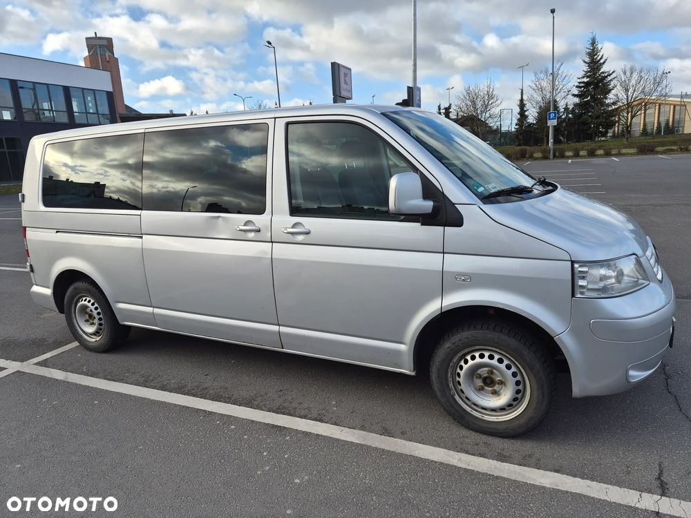 Volkswagen Caravelle - 7