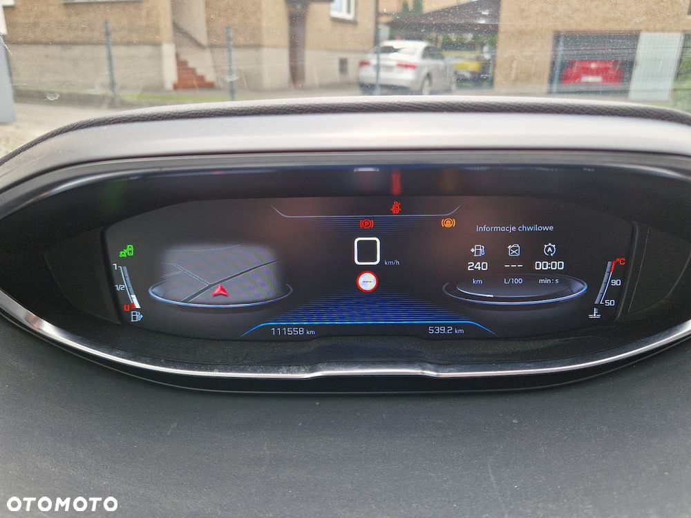 Peugeot 3008 PureTech 130 Stop & Start GPF Allure - 22