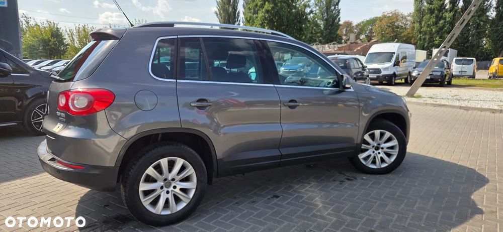 Volkswagen Tiguan 2.0 TDI DPF BlueMotion Technology Exclusive - 16