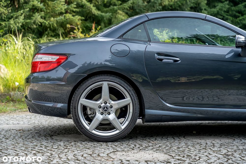 Mercedes-Benz SLK 200 (BlueEFFICIENCY) 7G-TRONIC - 16