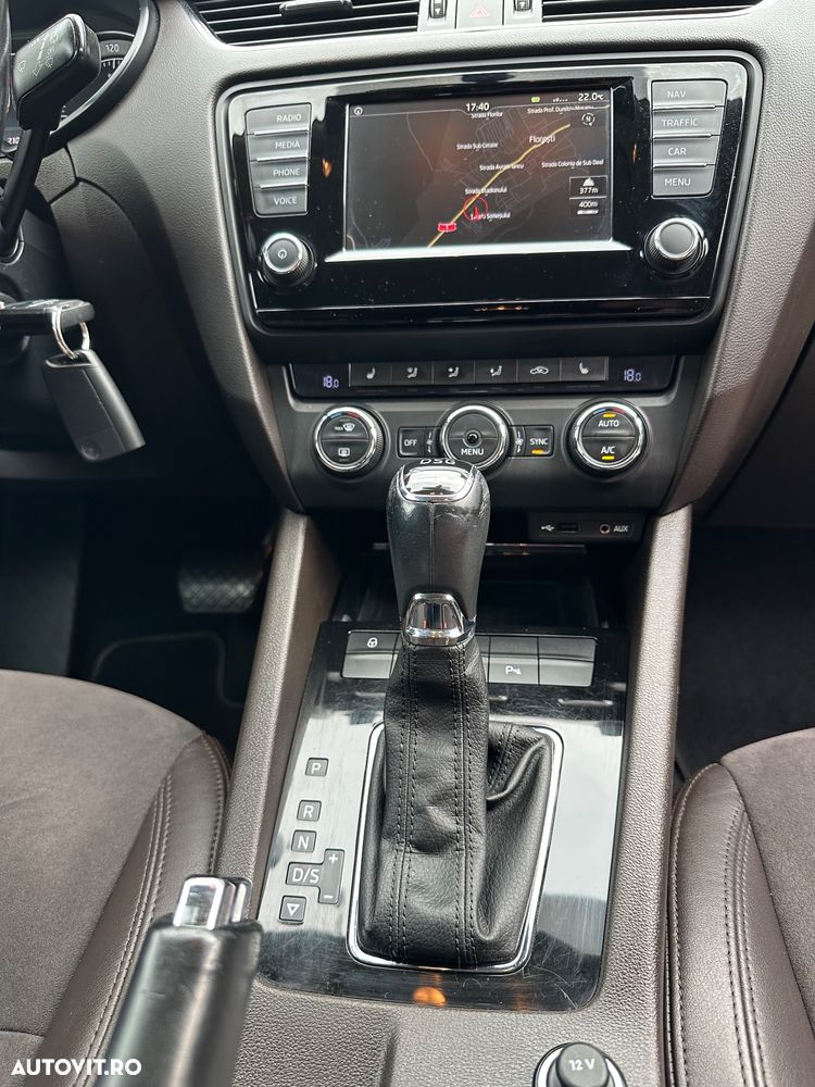 Skoda Octavia 2.0 TDI DSG L&K - 28