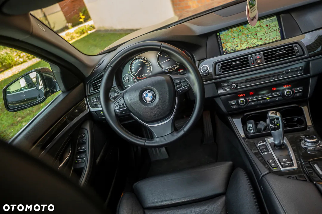 BMW Seria 5 530d xDrive - 39
