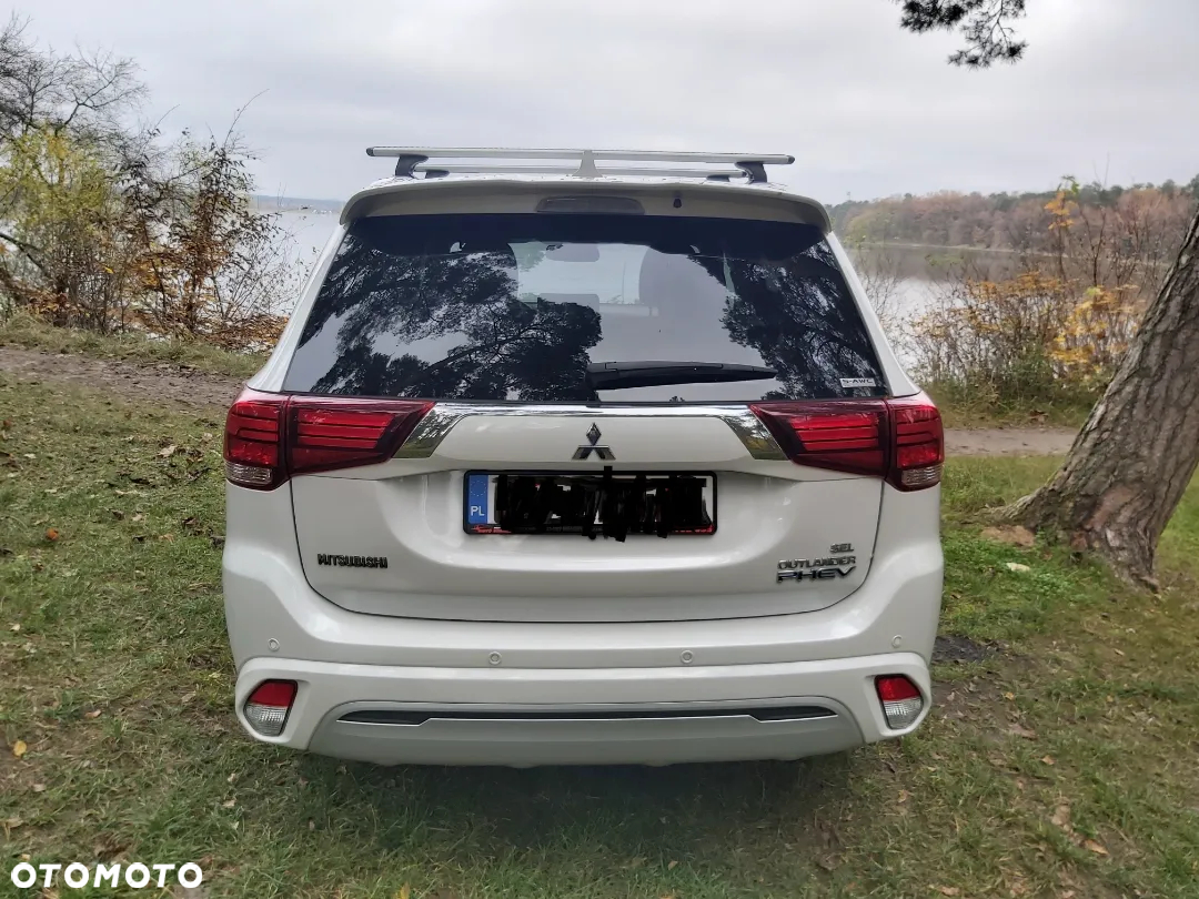 Mitsubishi Outlander - 8