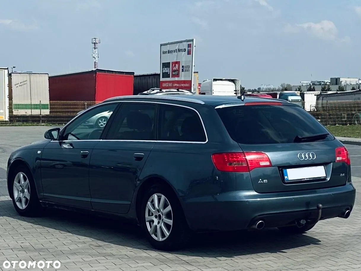 Audi A6 Avant 2.4 - 5