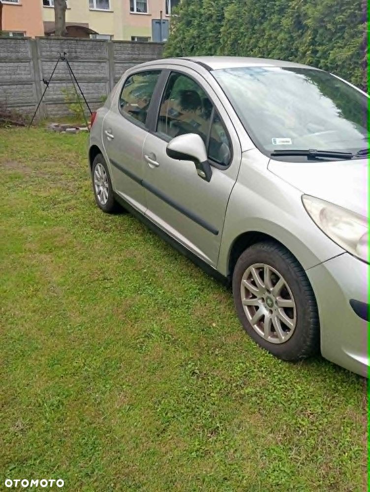 Peugeot 207 1.4 16V Presence - 4