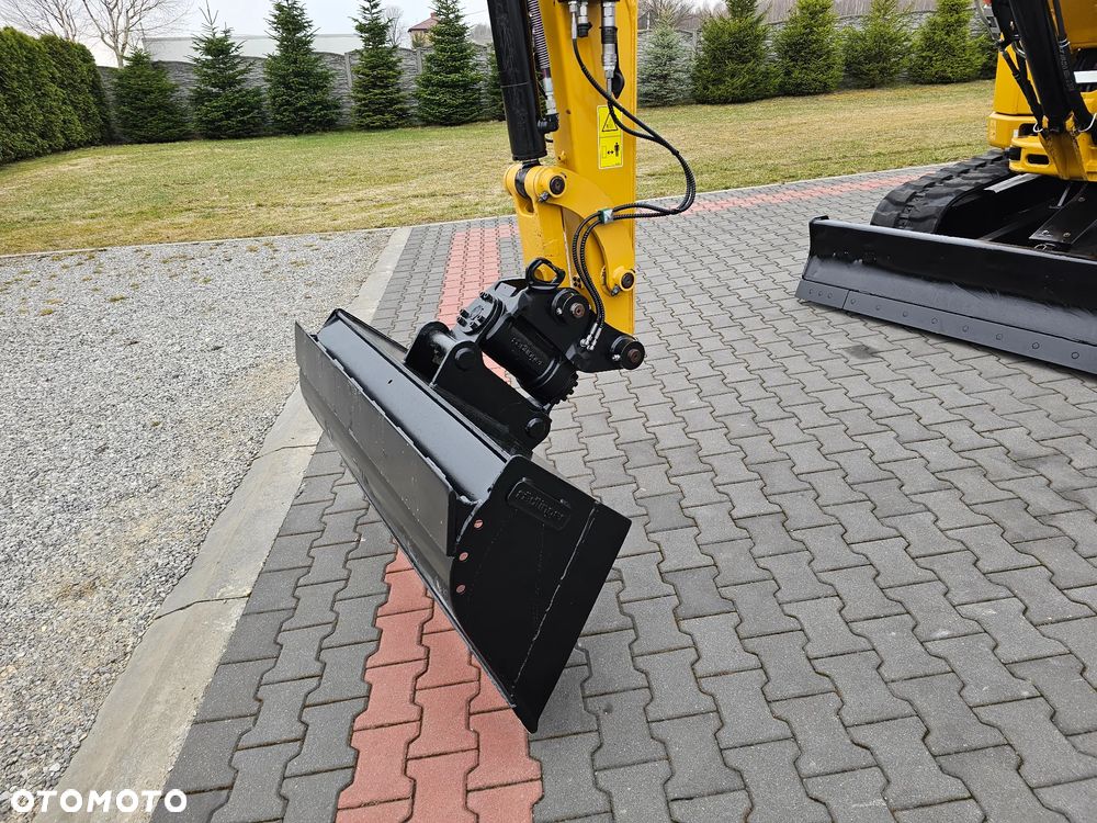 Caterpillar 305 E2 - 25