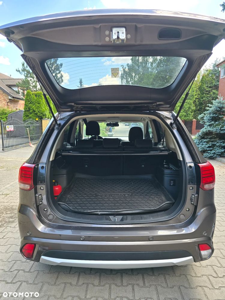 Mitsubishi Outlander - 14