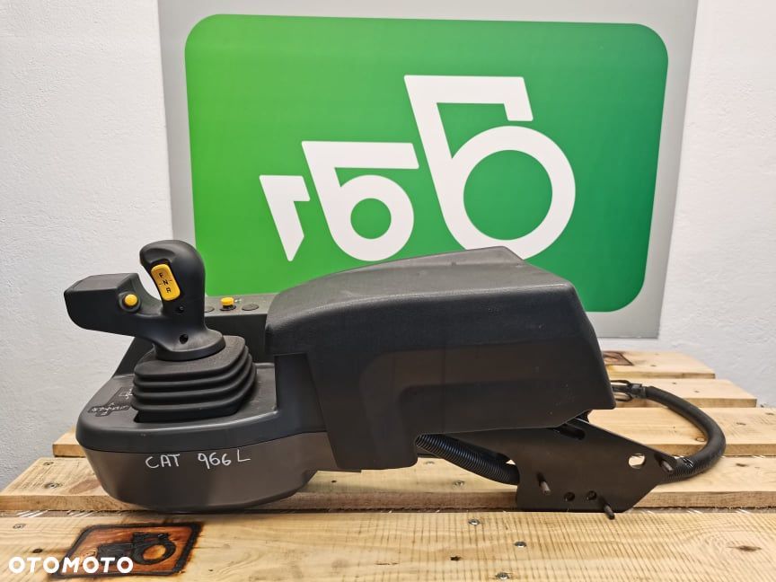 Podłokietnik z joystickiem Cat 924K - 1
