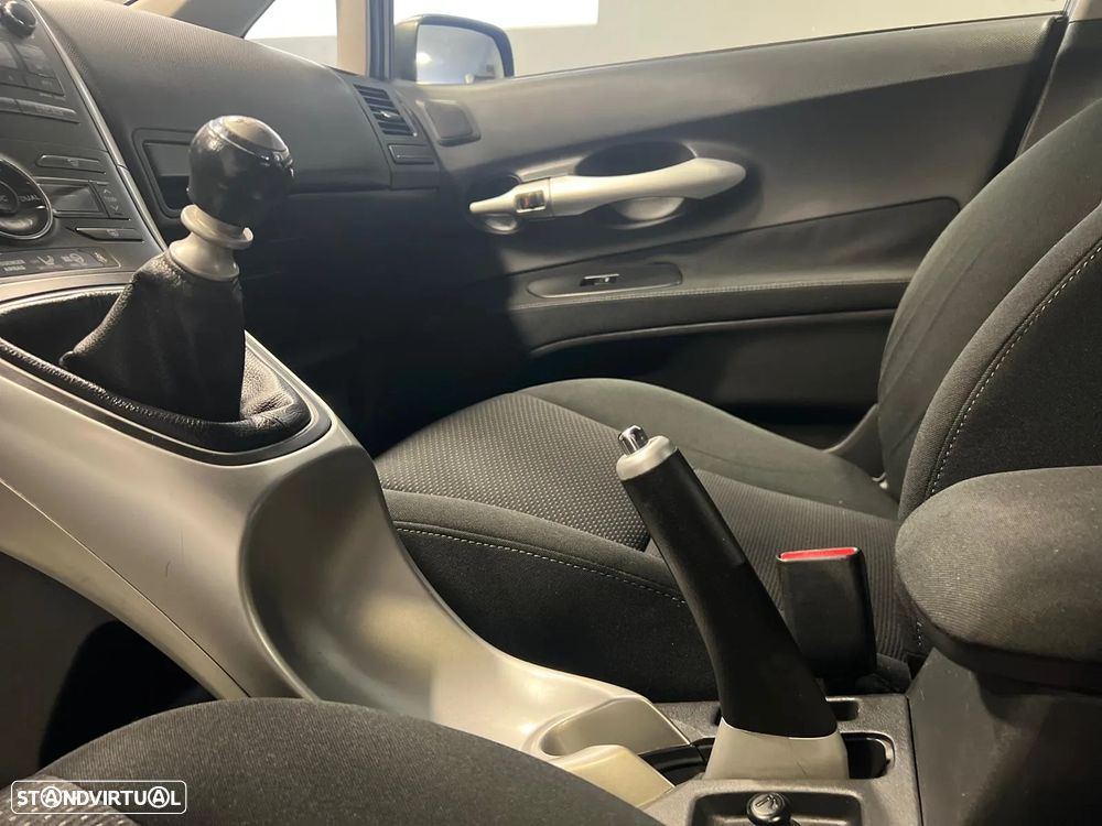 Toyota Auris 1.33 VVT-i ACtive - 15