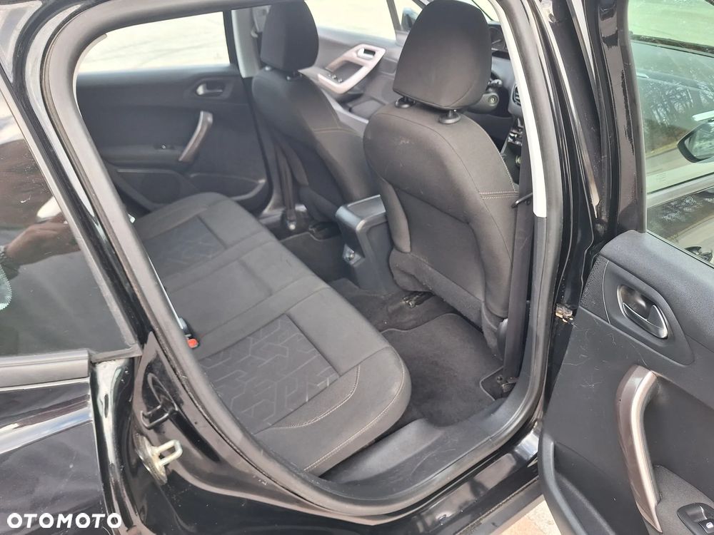 Peugeot 2008 BlueHDi 100 STOP & START Allure - 16