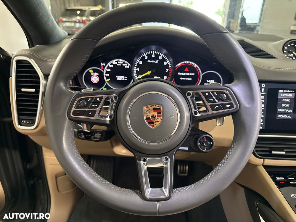 Porsche Cayenne Coupe - 18