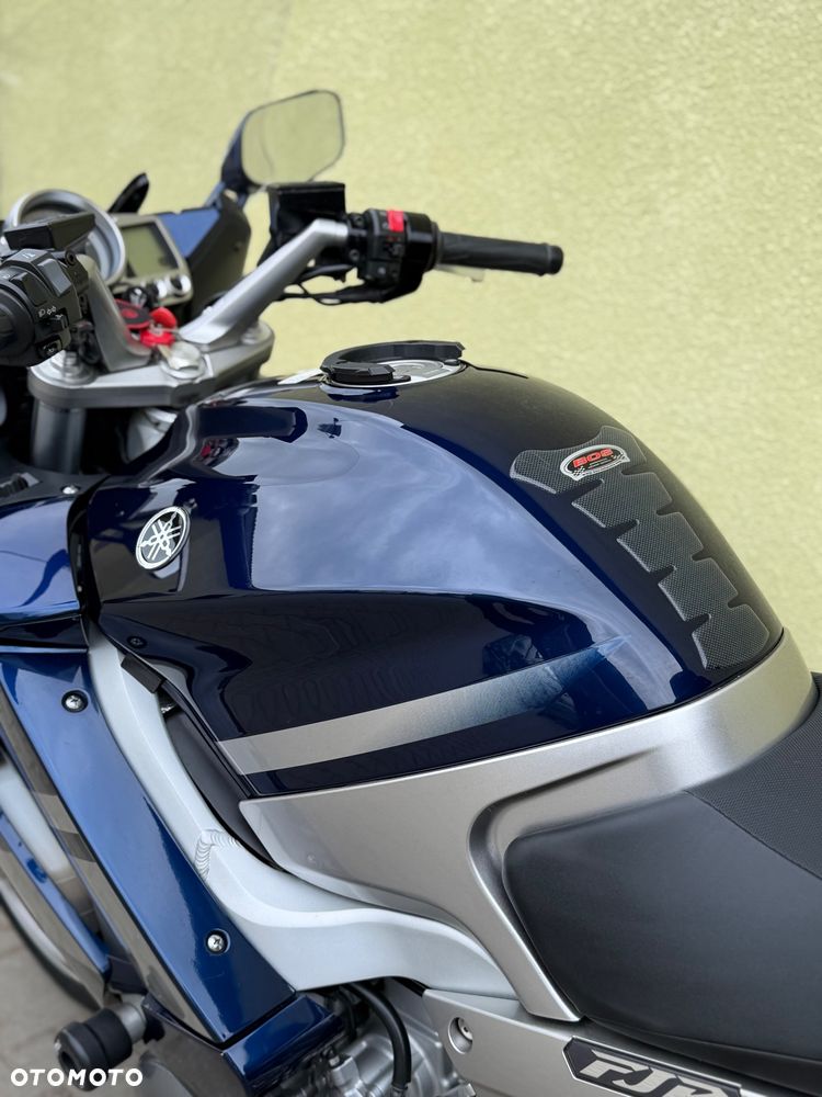 Yamaha FJR - 32