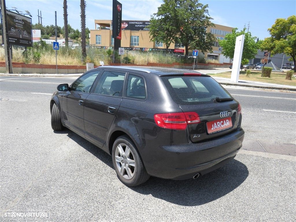 Audi A3 Sportback 1.6 TDI Attraction - 2