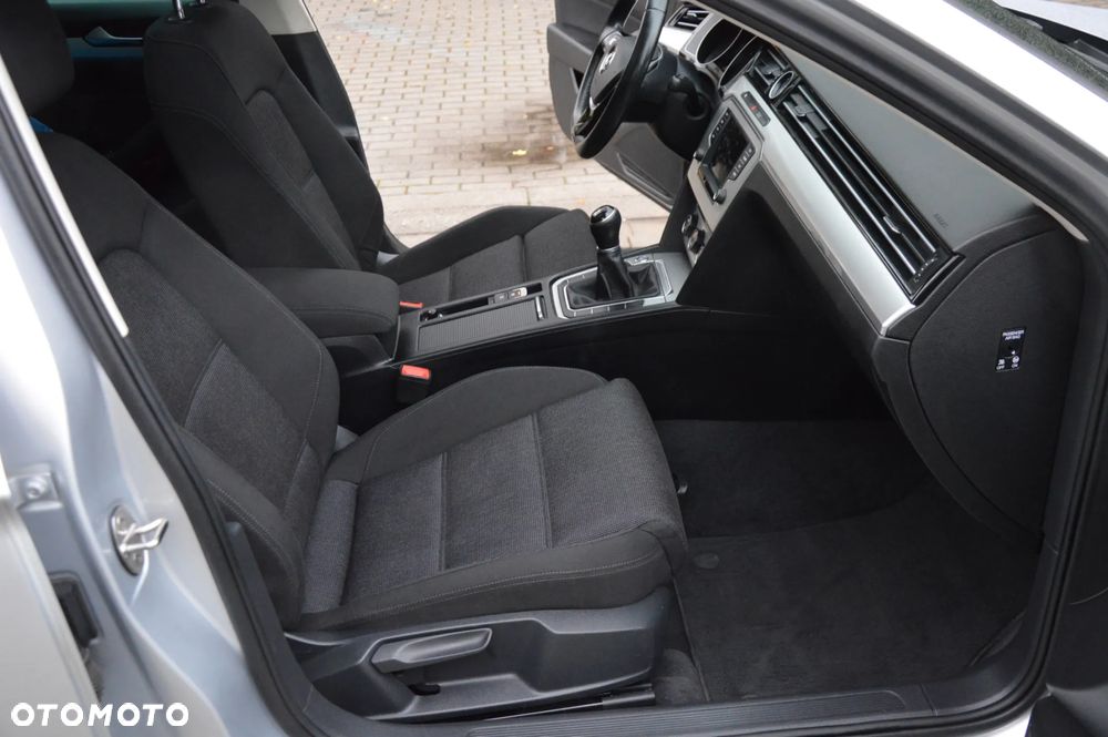 Volkswagen Passat 2.0 TDI BMT Comfortline - 13