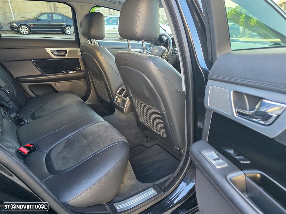 Jaguar XF Sportbrake 2.2 - 16