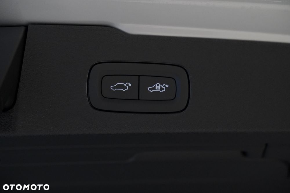 Volvo V60 B4 B Ultra Dark - 17