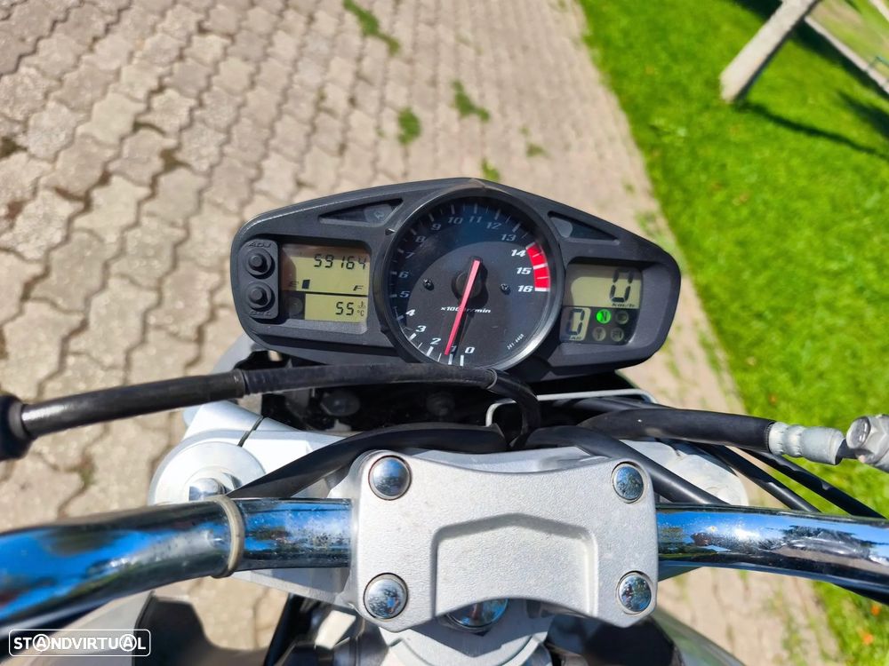 Suzuki GSR 600 - 4