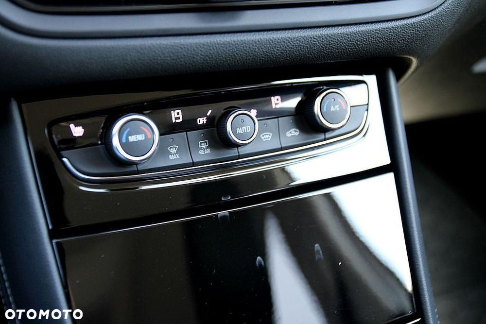 Opel Grandland 1.2 T GS S&S - 30