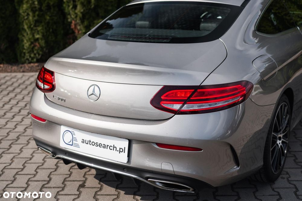 Mercedes-Benz Klasa C 300 9G-TRONIC - 35