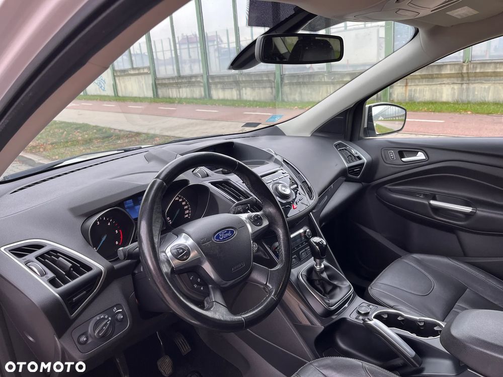 Ford Kuga - 10