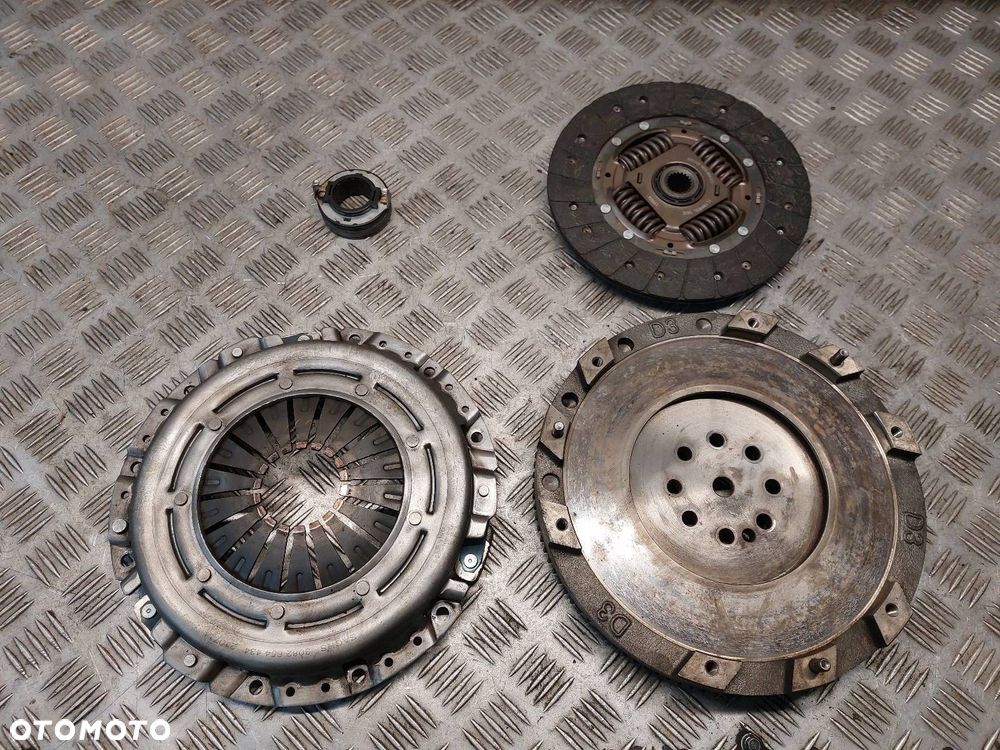 SPRZĘGŁO TARCZA + DOCISK+ KOŁO ZAMACHOWE HYUNDAI TUCSON I 2.0 CRDI - 1