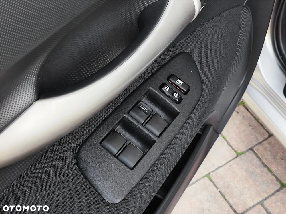 Toyota Auris 1.6 VVT-i Sol - 19