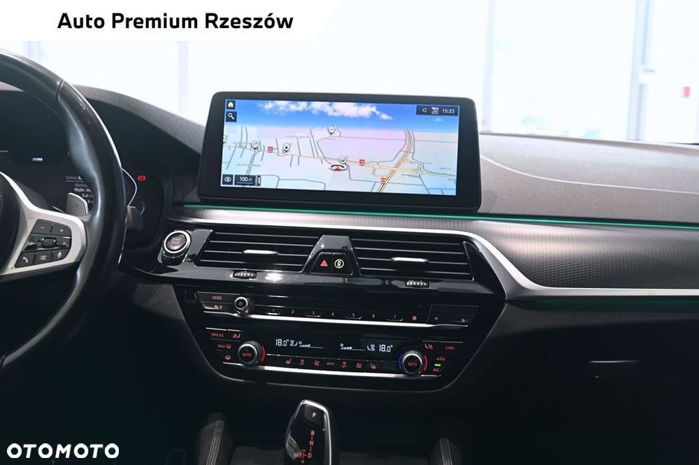 BMW Seria 5 520d xDrive mHEV - 16