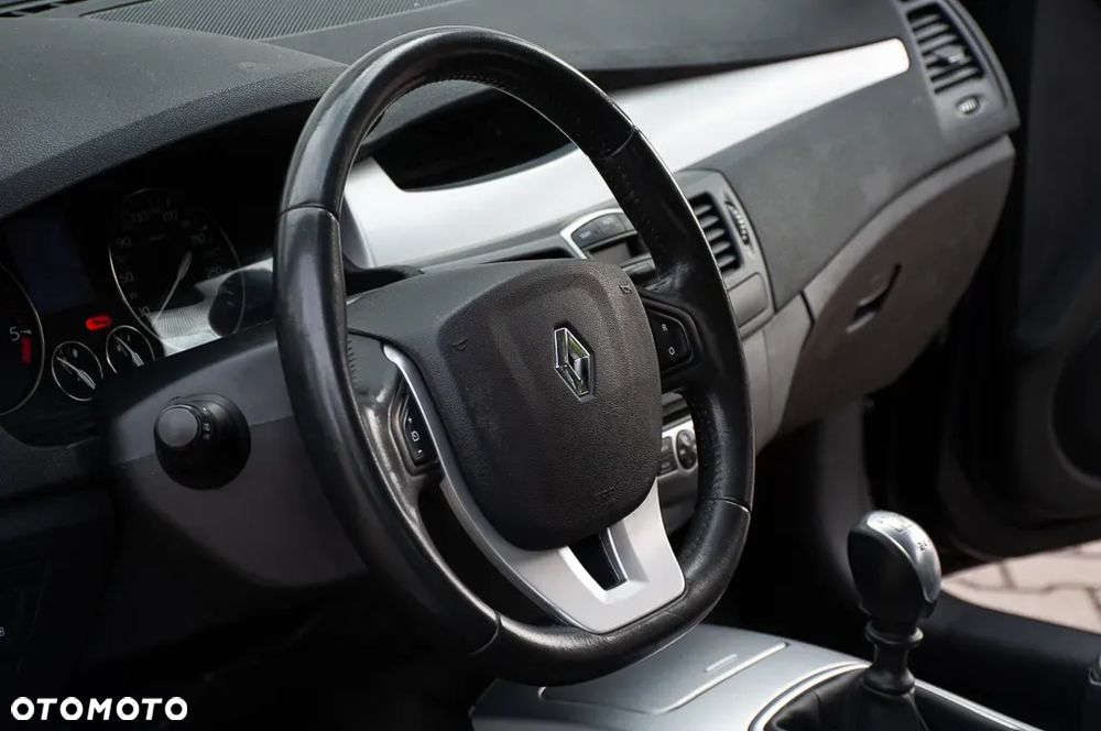 Renault Laguna Grandtour 2.0 dCi Privilege - 24
