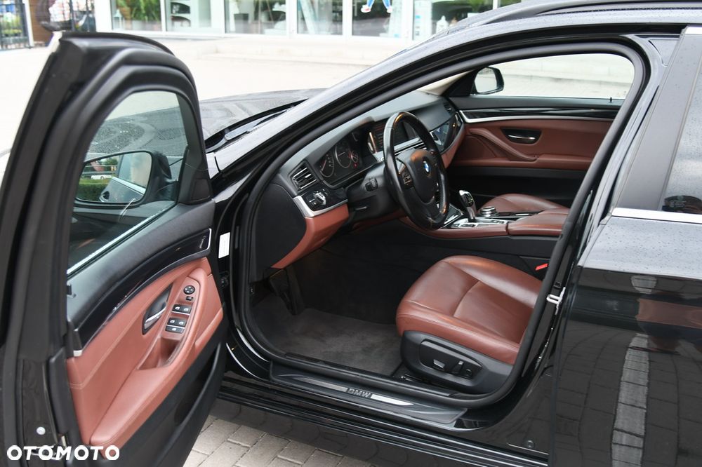 BMW Seria 5 520d xDrive Luxury Line - 13