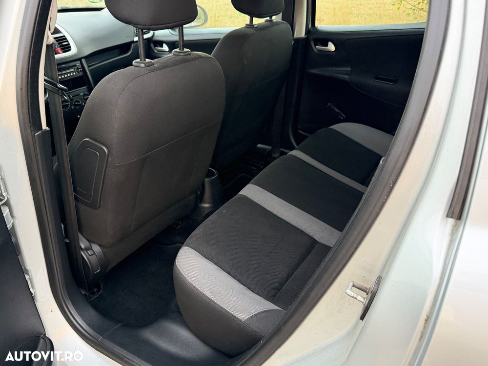 Peugeot 207 - 8